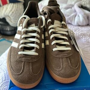 Addidas Womans Handball Spezial size 91/2